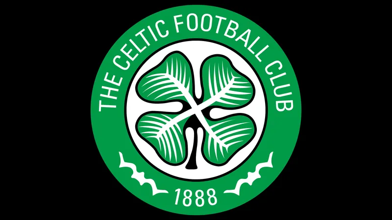 Cầu thủ Celtic và Stuttgart đấu tranh gay go trên sân