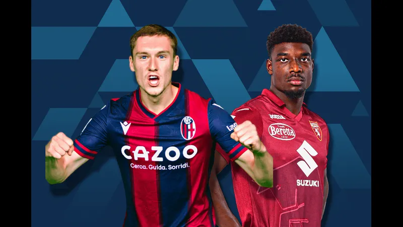 Cầu thủ Torino và Bologna đang tranh chấp bóng trên sân Cầu thủ Torino và Bologna đang tranh chấp bóng trên sân